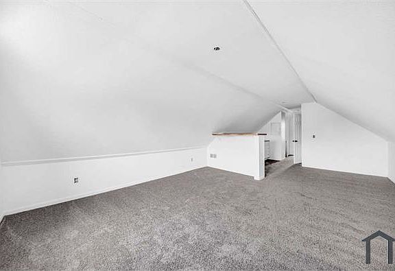 4th image of 3583 W 105th St