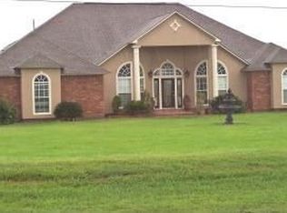 7402 Section Rd, Port Allen, LA 70767