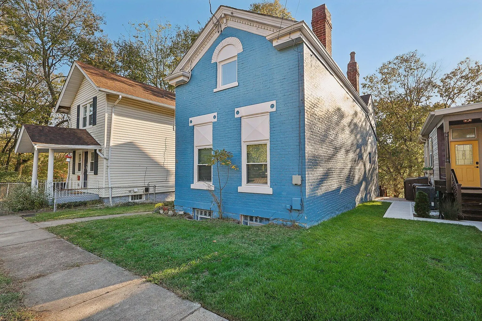55 Parkview Ave photo 1
