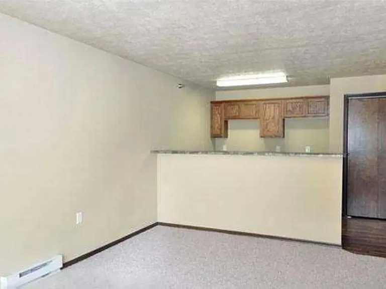Mirada Manor Apartments — Photo 16