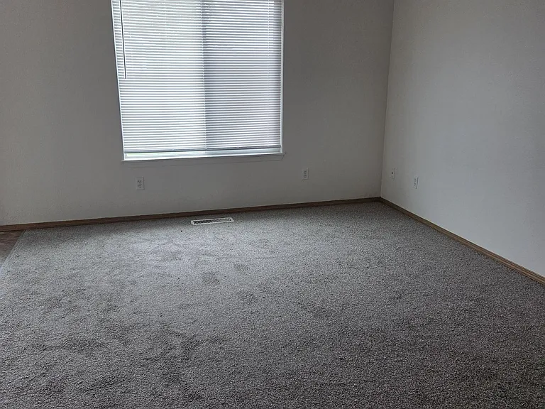 4785 Future Dr NE — Photo 7