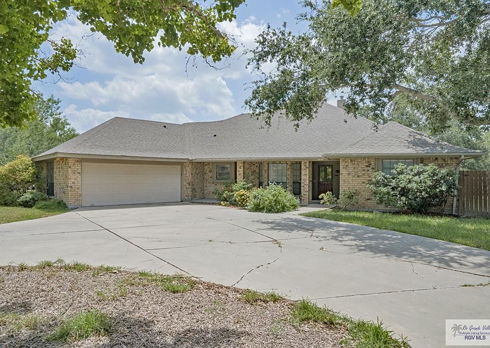1st image of 2930 Lazy Lake Dr