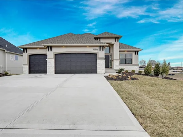 15316 W 161st Ter, Olathe, KS 66062