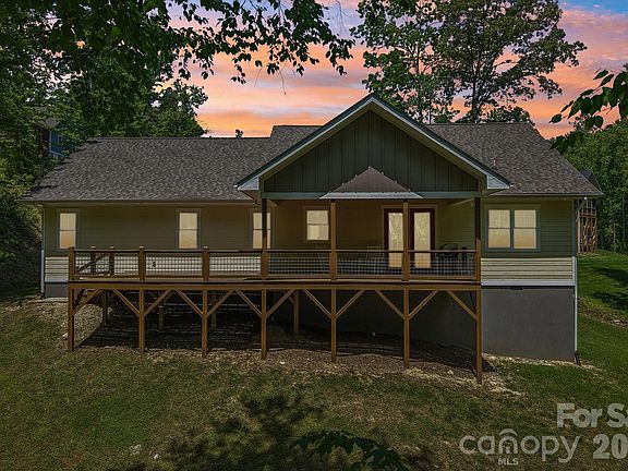3rd image of 318 Cider Hill Ln