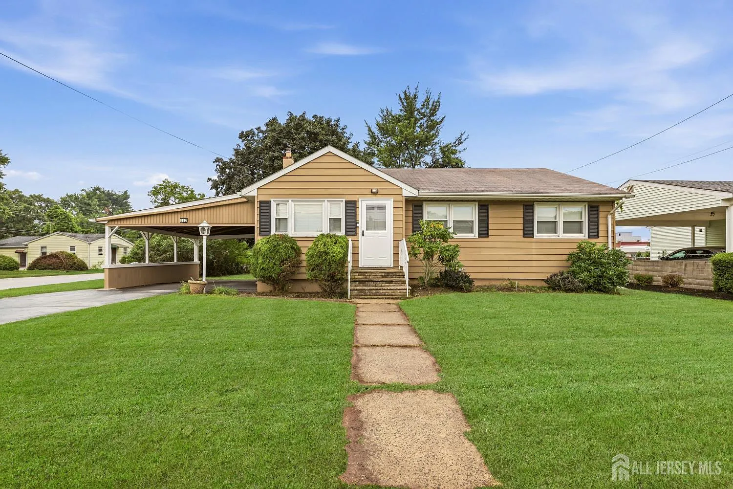 3 bed, 2.0 bath, 1074 sqft, $3,500 — Photo 1