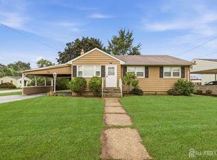 320 Suttons Ln, Edison, NJ 08817