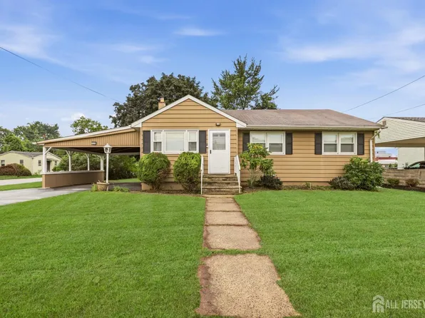320 Suttons Ln, Edison, NJ 08817