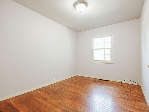 4th image of 4331 Stratford Rd