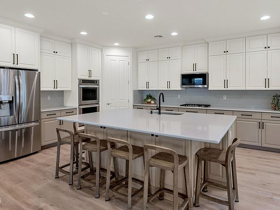 3rd image of 9969 W LOUISE Drive