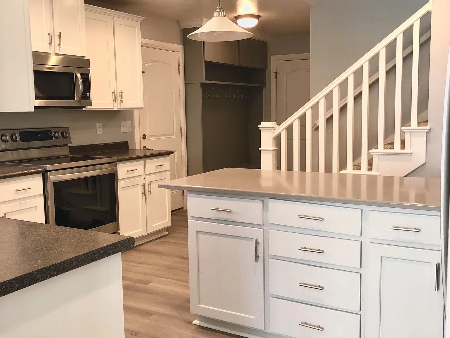 5 bed, 3372 sqft, $2,500 — Photo 3