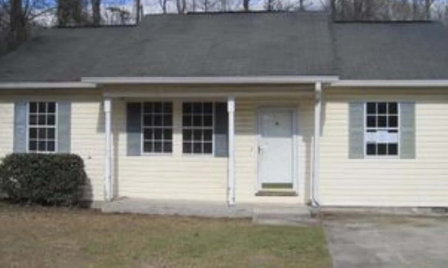 3 bed, 1369 sqft, $1,350 — Photo 1