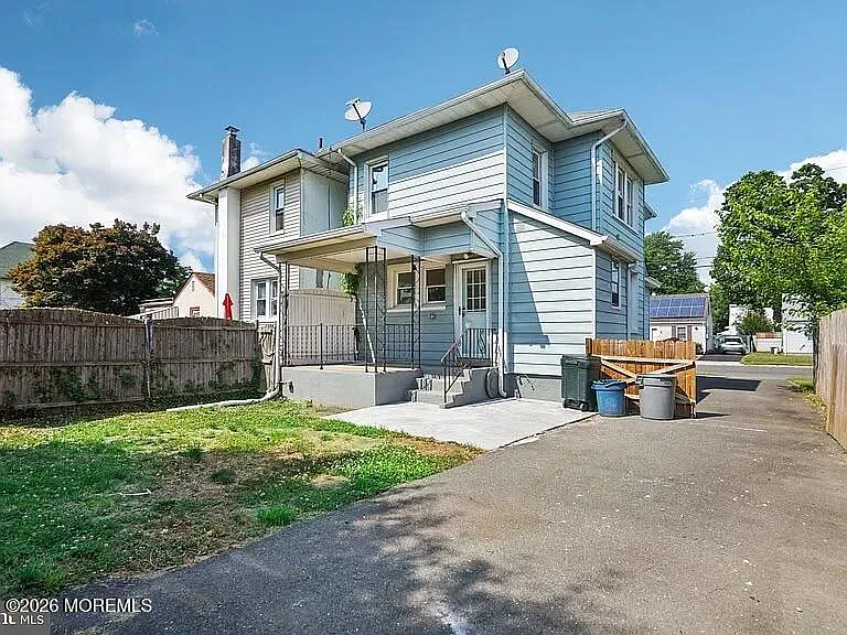 629 Johnston Ave — Photo 2