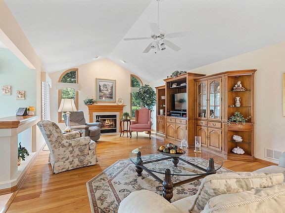 5th image of 9701 Hummingbird Hill Dr