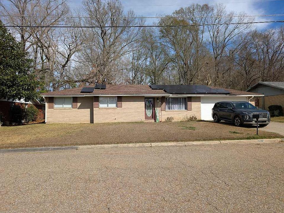1st image of 304 Azalea Ln