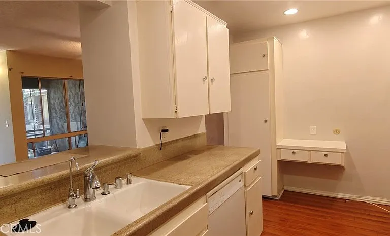 6225 Canterbury Dr #306 — Photo 5