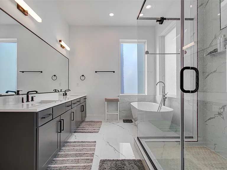 3032 Lamar St — Photo 32