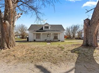 414 E 6th St, Hydro, OK 73048