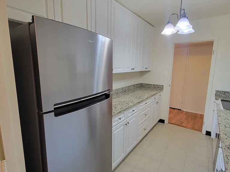 9701 Fields Rd #407-1 — Photo 6