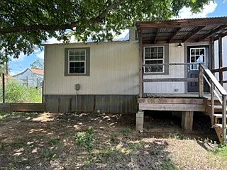 7616 S Highway 171 Photo 1
