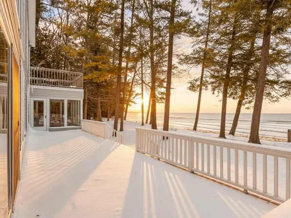 5796 N Cave Point Dr, Sturgeon Bay, WI 54235