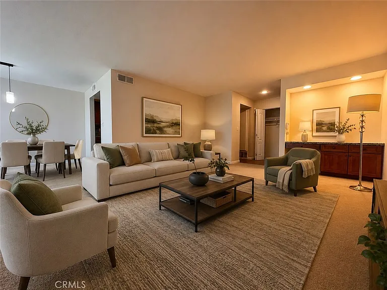 1312 S Saltair Ave #210 — Photo 4