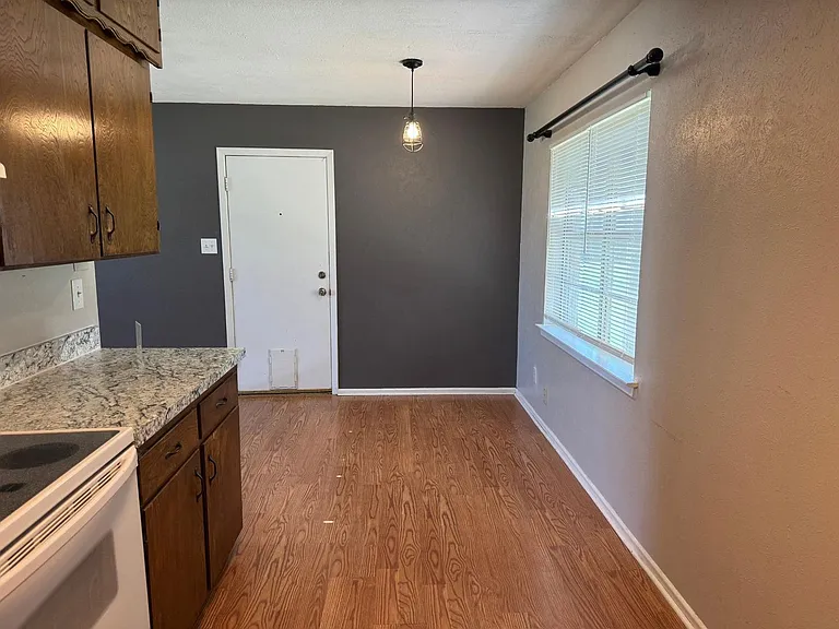 801 Park Plaza Dr — Photo 11
