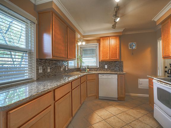 5th image of 29705 Macintyre St