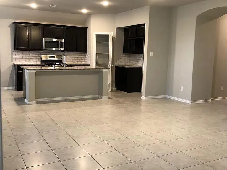 8411 Remington Bluff Ln — Photo 11
