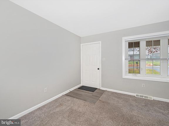 3rd image of 12018 Greendale Dr