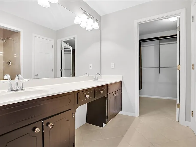 455 Persimmon Ln — Photo 16