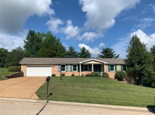10705 Forest Circle Dr, Saint Louis, MO