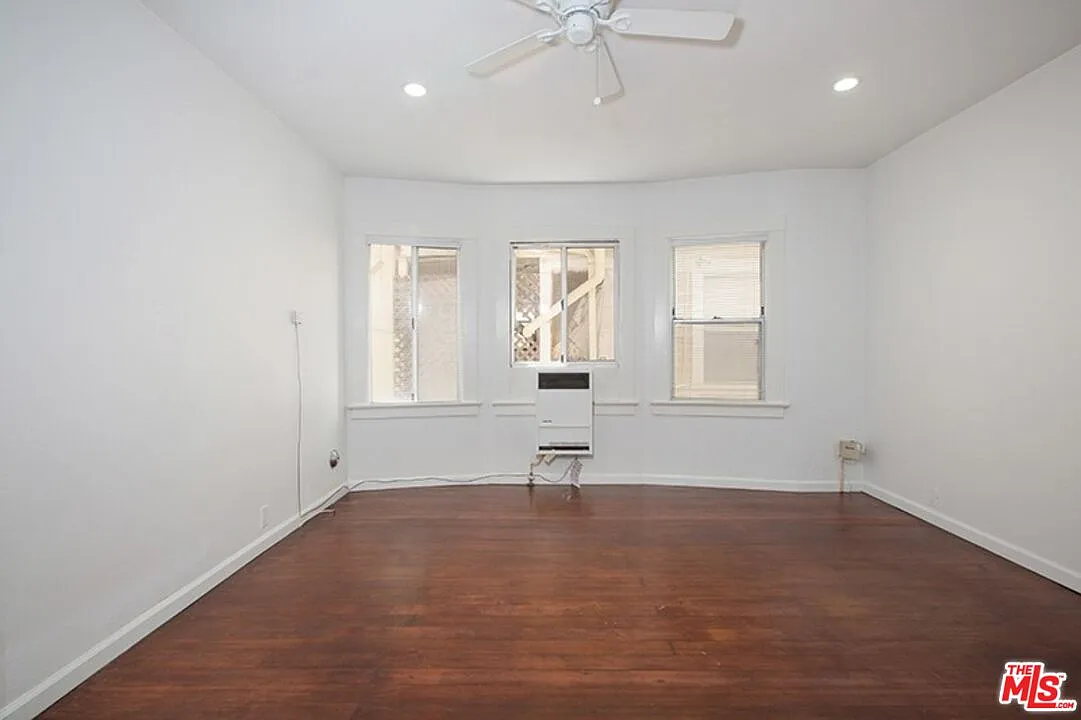 Studio, 1.0 bath, 500 sqft, $2,200 — Photo 2