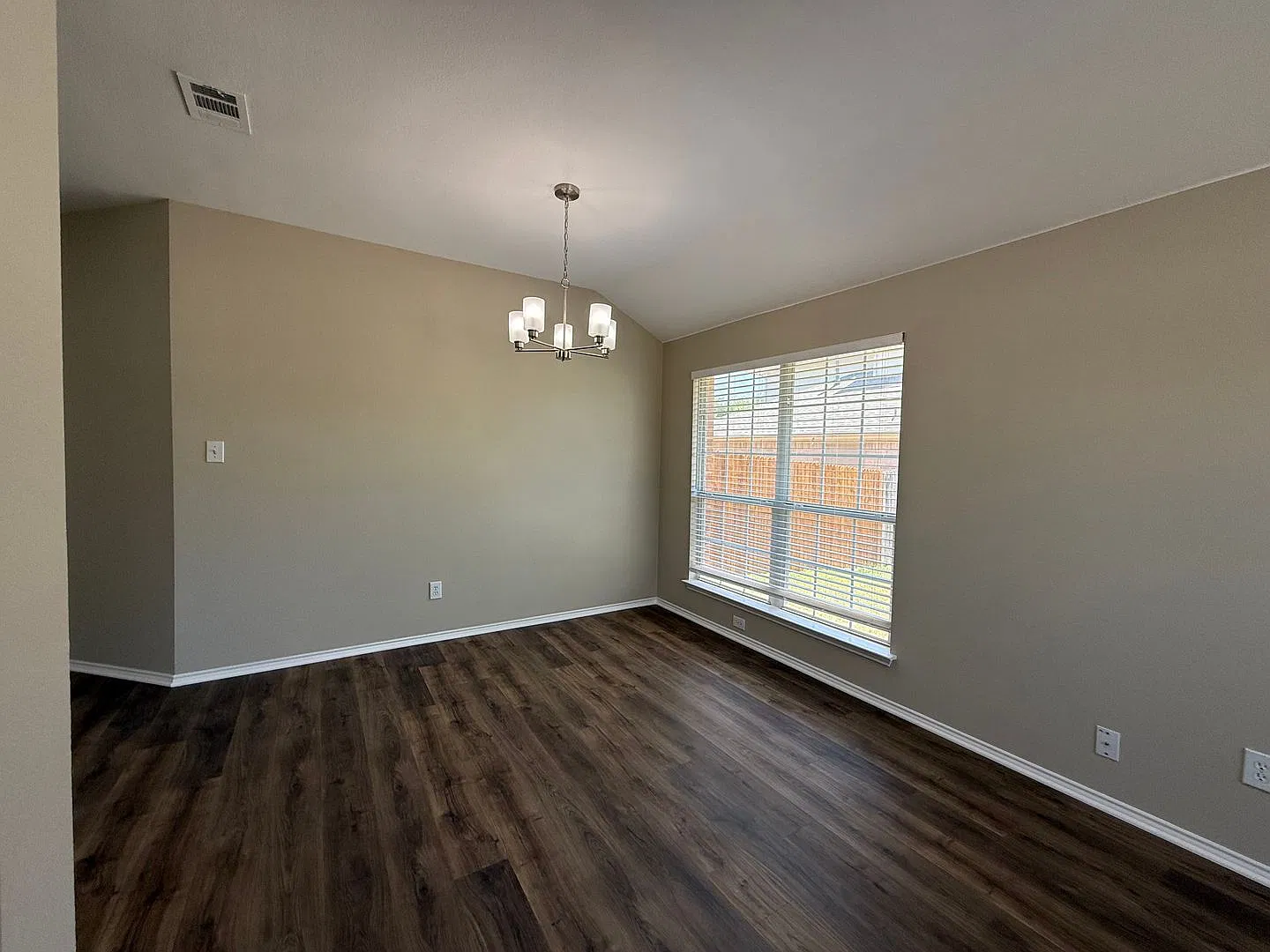 Fantastic Rental In Lofland Farms — Photo 4
