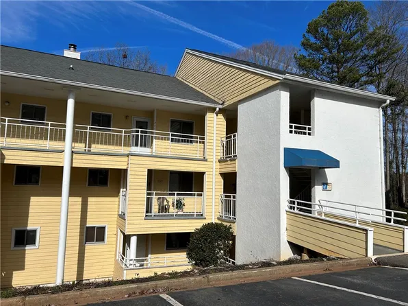 711 Northlake Dr, Anderson, SC 29625