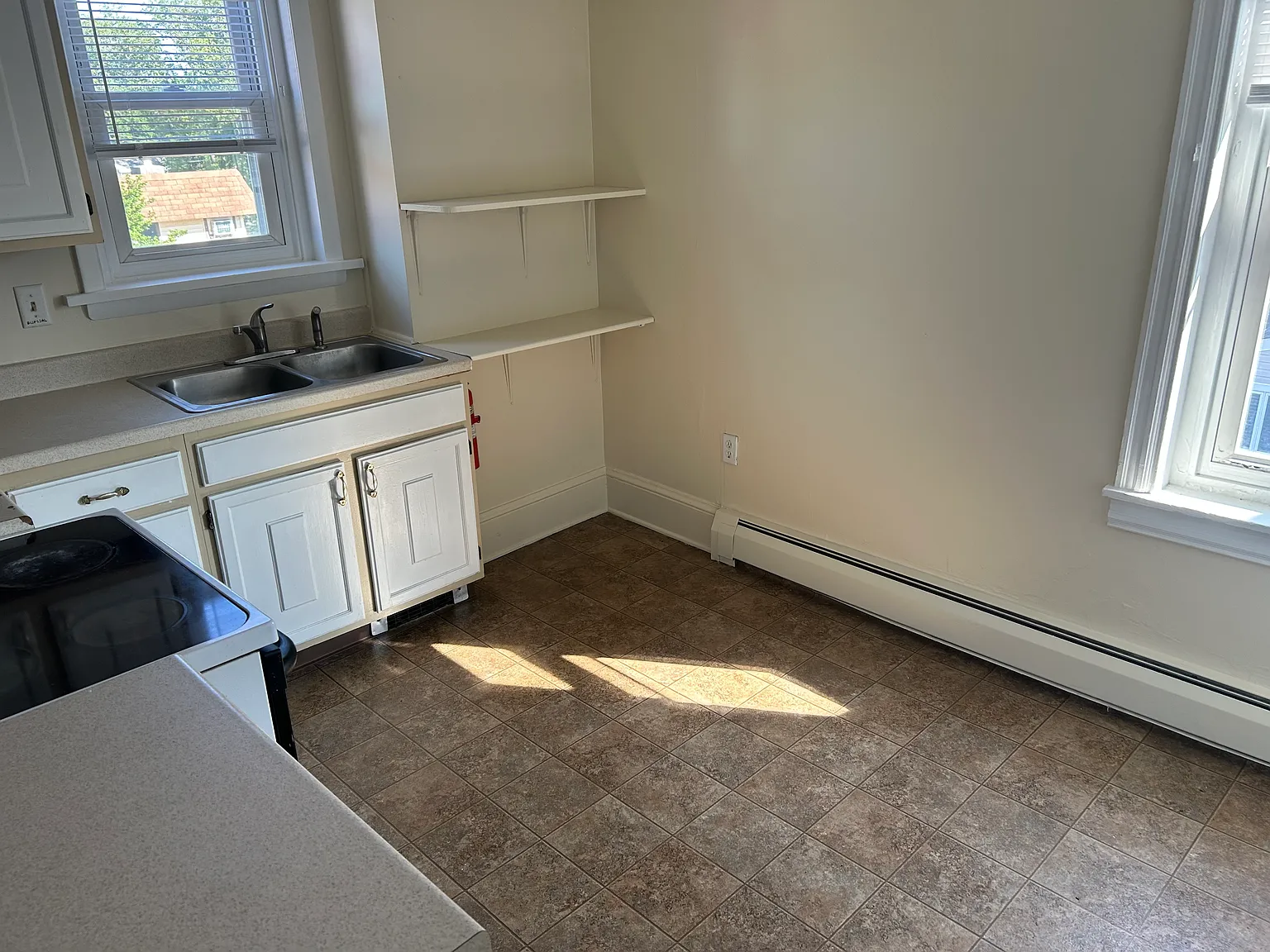 3 bed, 1878 sqft, $1,800 — Photo 2