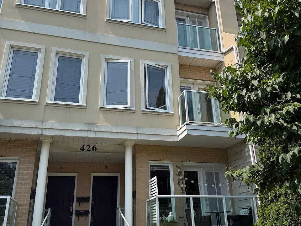 426 Kenneth Ave #3
