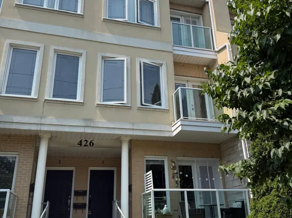 426 Kenneth Ave #3, Toronto, ON M2N 7M3