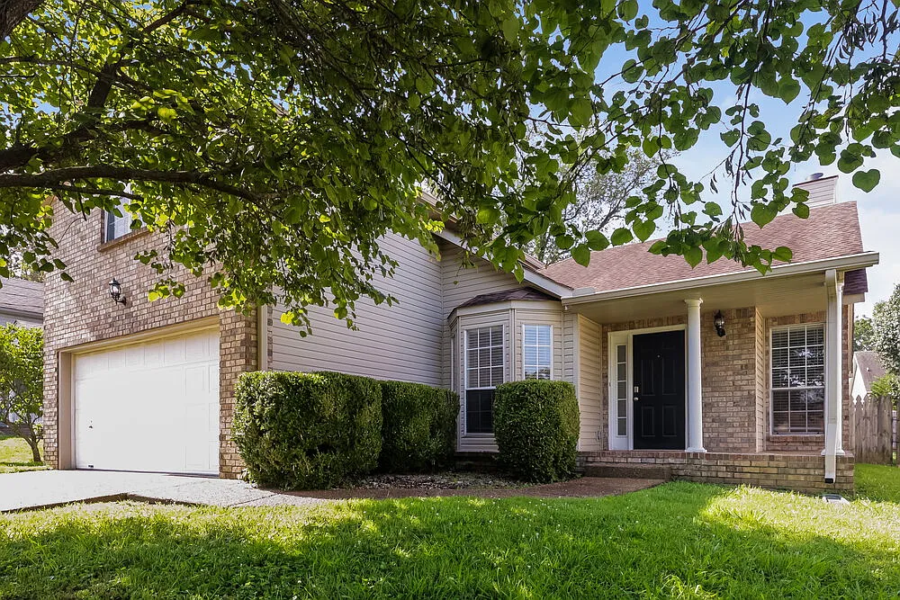 3 bed, 2.0 bath, 1905 sqft, $2,180 — Photo 4