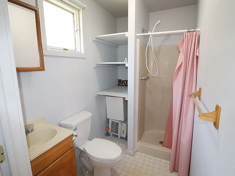 350 Adamstown Rd #C — Photo 14