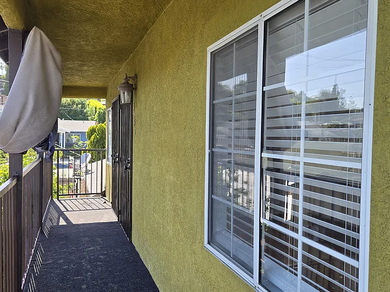 3554 Locke Ave — Photo 7