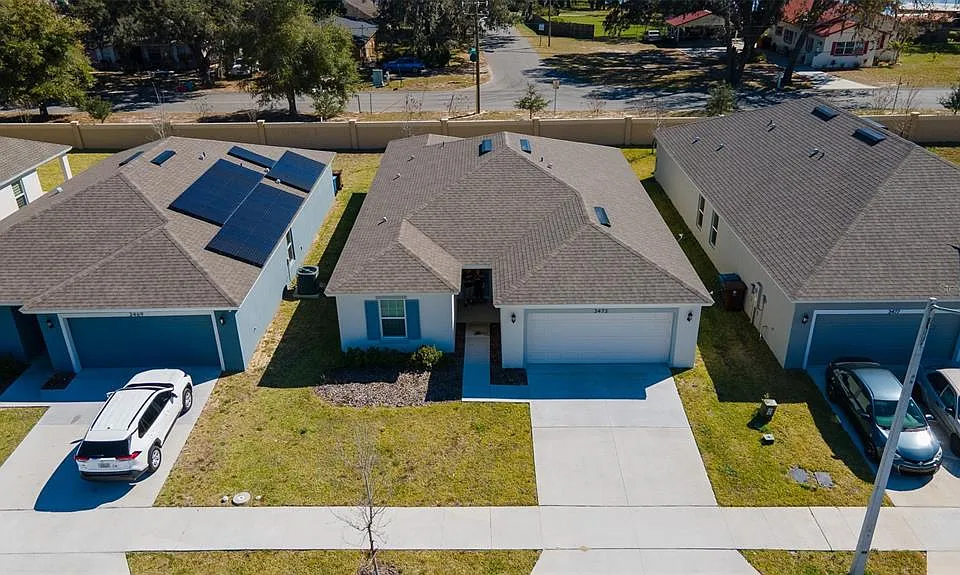 3473 Yarian Dr
