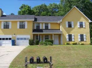 2049 Laboon Cir #B, College Park, GA 30349