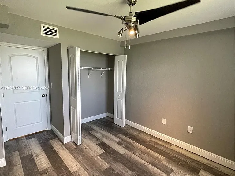 2831 N Oakland Forest Dr #101 — Photo 12