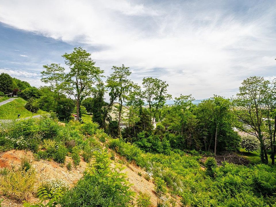 1st image of Valley View Dr