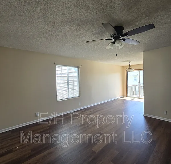 4462 S Elizabeth Ave — Photo 8