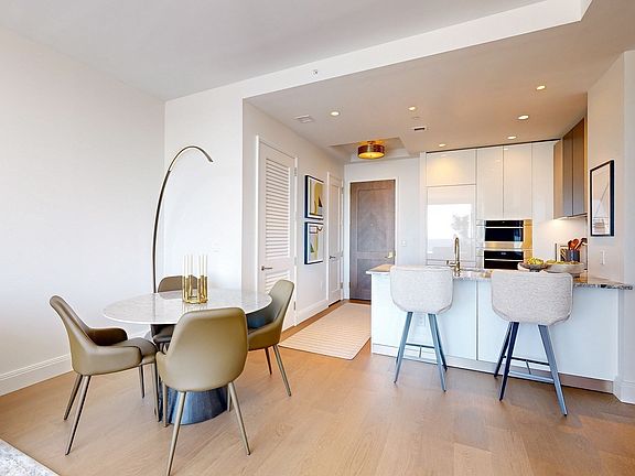 5th image of 240 Devonshire St #3607