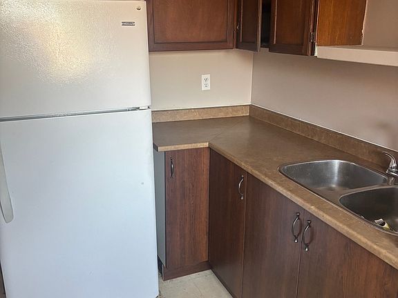 2nd image of 119 Moregate Cres