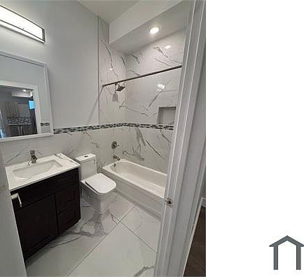 4th image of 2443 N Marshall St #C