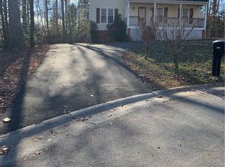 6904 Deer Thicket Dr, Midlothian, VA 23112