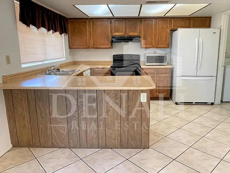 4746 W Aster Dr — Photo 5